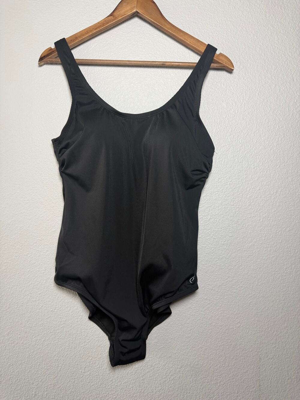 Hurley Black Ribbed One Piece Swimsuit XL Shelf Bra Padded Athletic